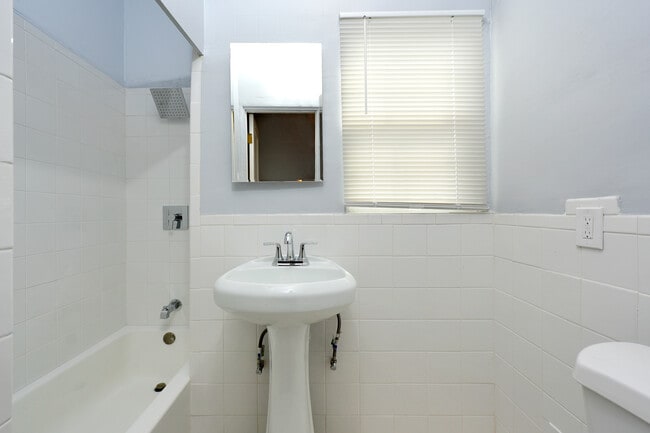 Photo - 1252 N Mariposa Ave