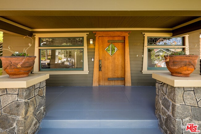 Photo - 2332 W 31st St