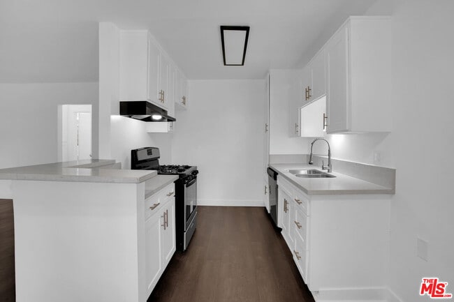 Building Photo - 1100 W Glendon Way Rental