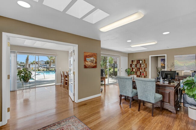 Leassing Office - Chestnut Village