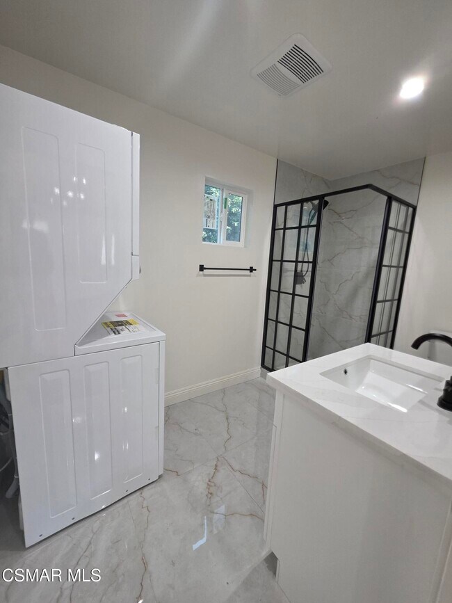 Photo - 22158 Eccles St