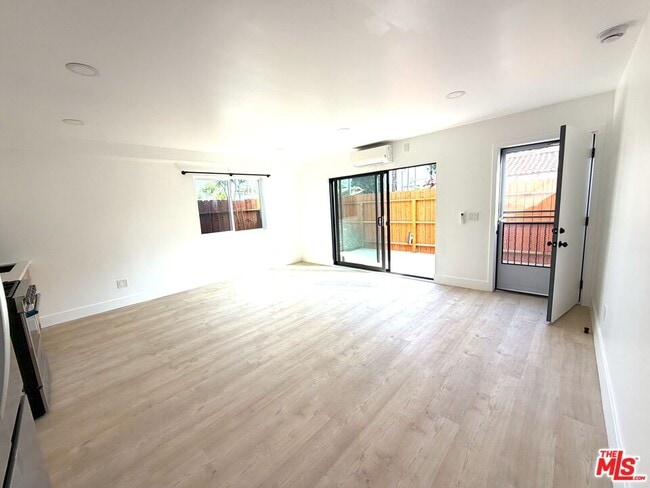 Building Photo - 2106 Pisani Pl Unit 1