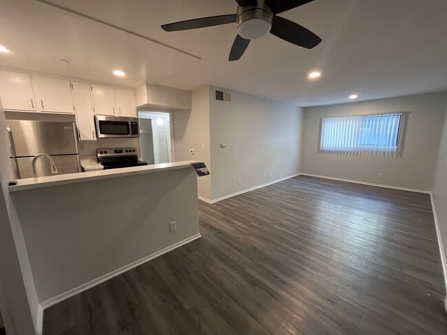 Photo - 951 S. Oxford