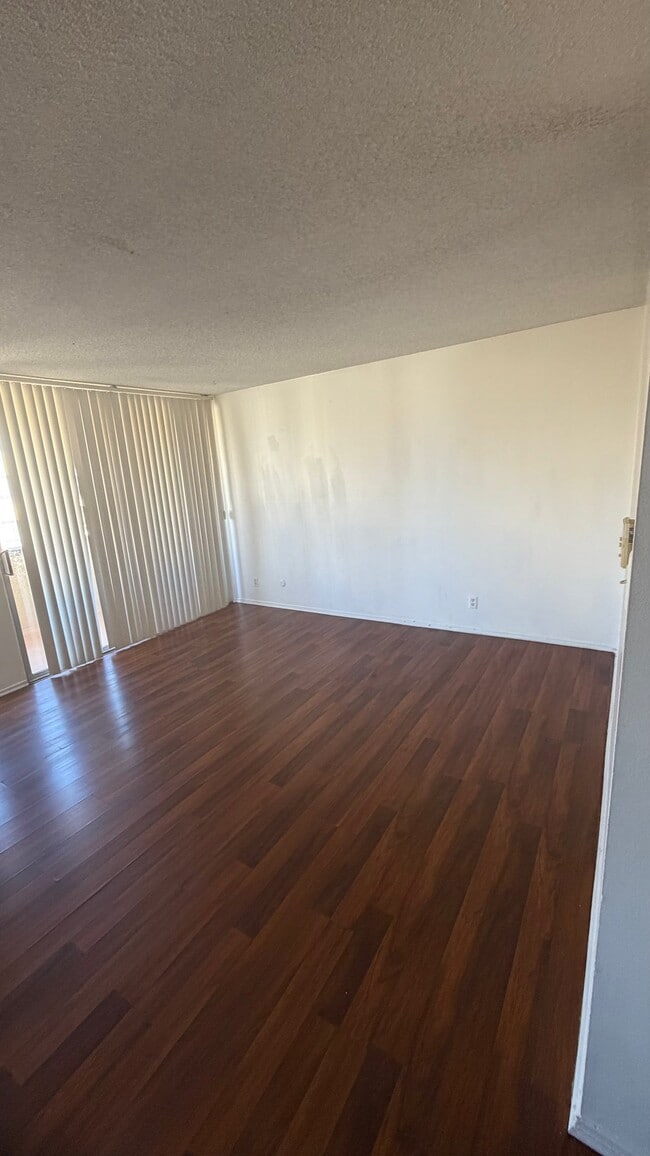 Photo - 1301 W Lincoln Ave Unit 209