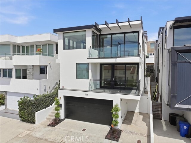 Photo - 104 Manhattan Ave