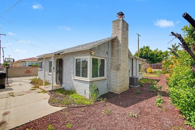 Photo - 445/2 E Alisal St