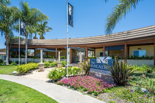 The Bungalows - The Bungalows Apartments