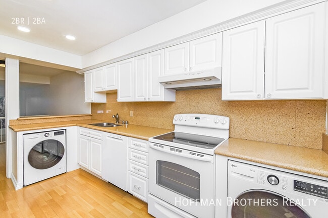 Photo - 4807 Woodley Ave Unit 208