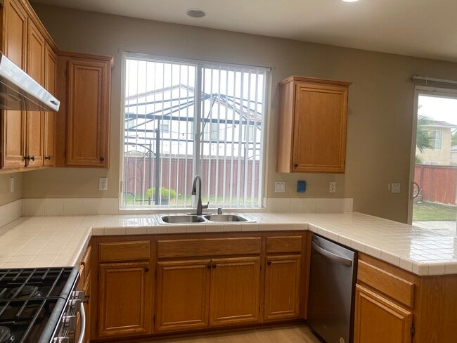 Photo - 32552 Sunnyvail Cir