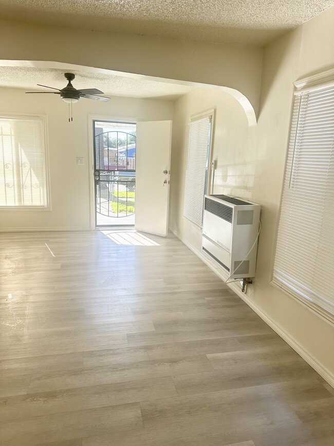 Photo - 1511 W 58th Pl