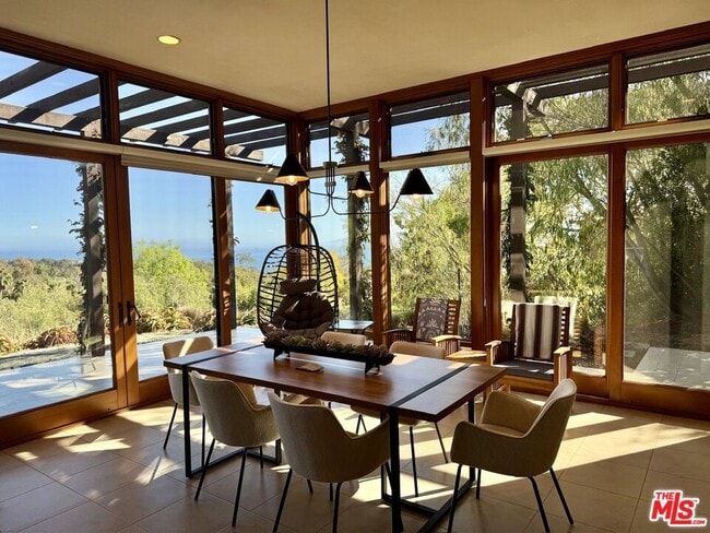 Photo - 401 Nicholas Ln