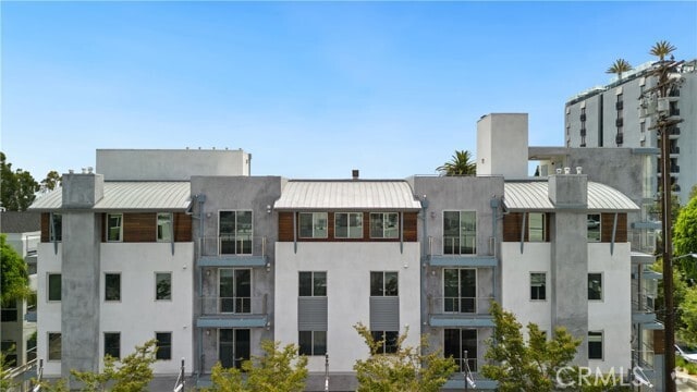 Building Photo - 1014 Larrabee St Unit 202 Rental