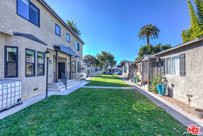 Photo - 1855 Euclid St Unit 1851B