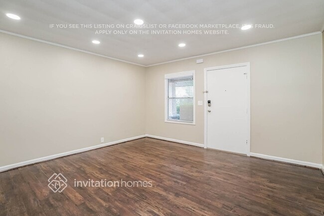 Photo - 10018 Silverton Ave
