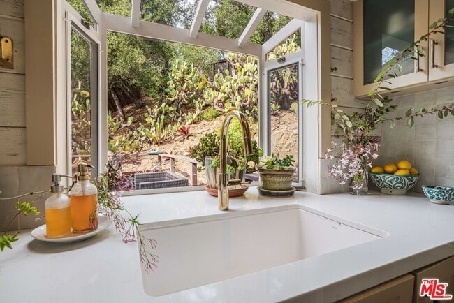 Photo - 21330 Encina Rd