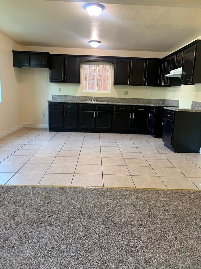 Photo - 2554 Eastlake Ave Unit 2554