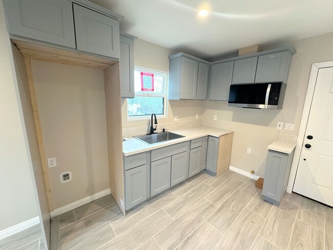 Photo - Gorgeous 1BD/1BA all appliances included. Move in ready!! Unit 20235 (JADU)