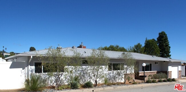 Building Photo - 11365 Chalon Rd