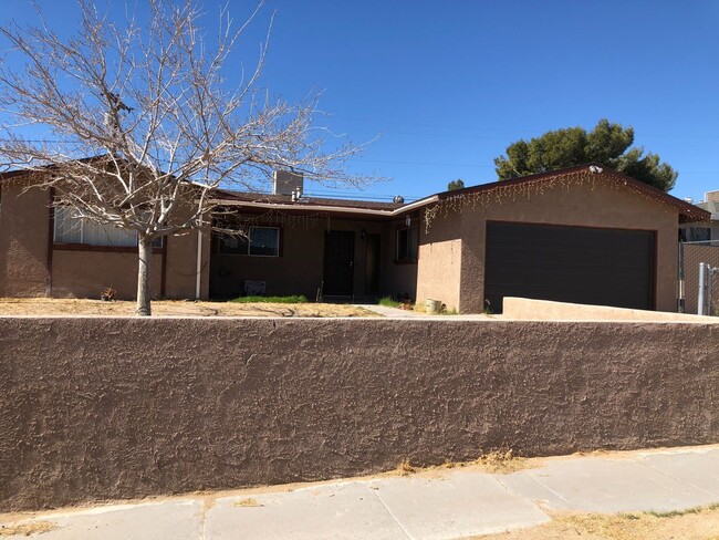BARSTOW 3 bedroom 2 bath- 2 car garage HOME - BARSTOW 3 bedroom 2 bath- 2 car garage HOME