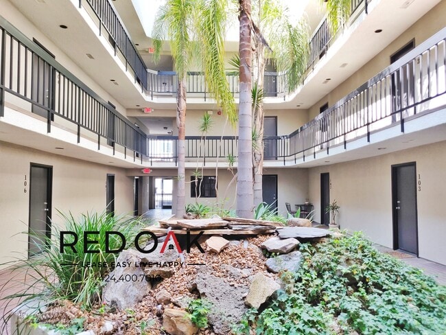 Photo - 1522 N Formosa Ave Unit 201