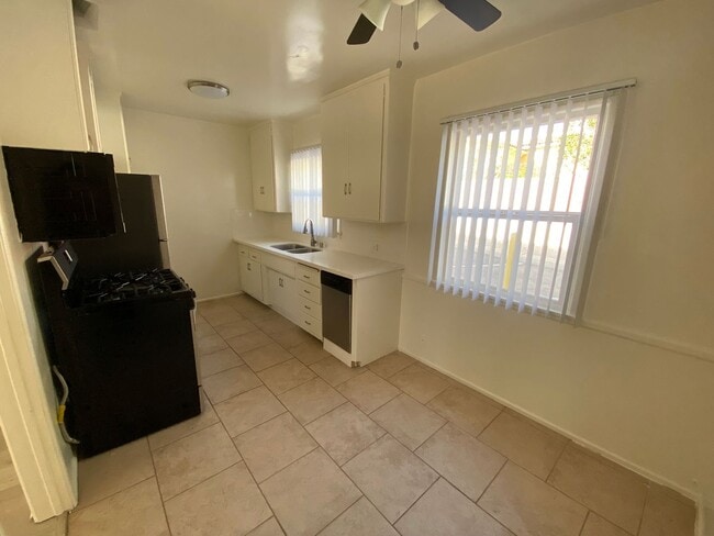 Photo - 1375 S Sierra Bonita Ave Unit 02