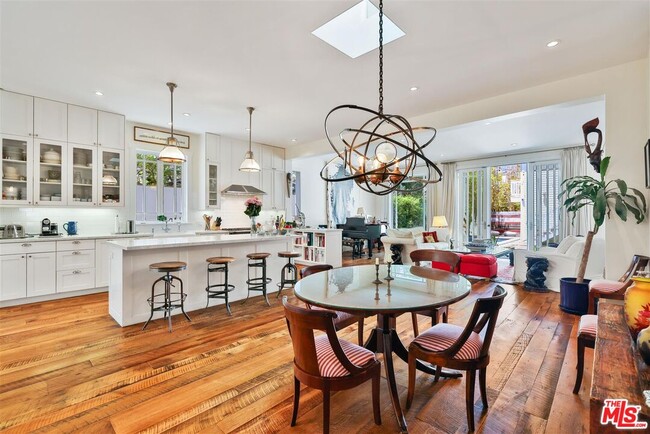 Photo - 749 Milwood Ave