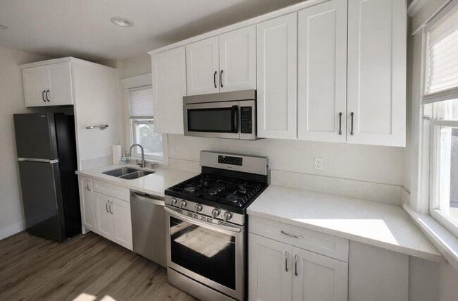 Photo - 1610 W 36th Pl