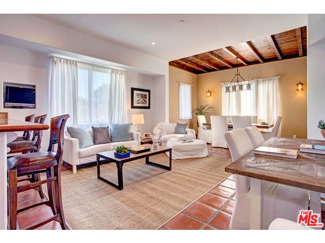 Living Room - 4307 S Centinela Ave