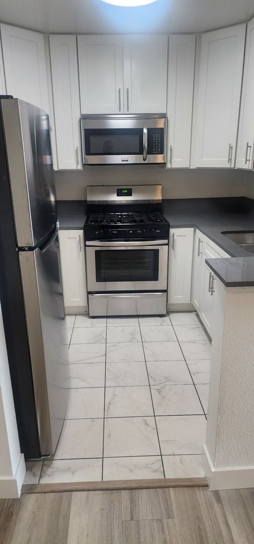FMS Investments III LLC - FMS Investments III LLC Apartment Unit 106