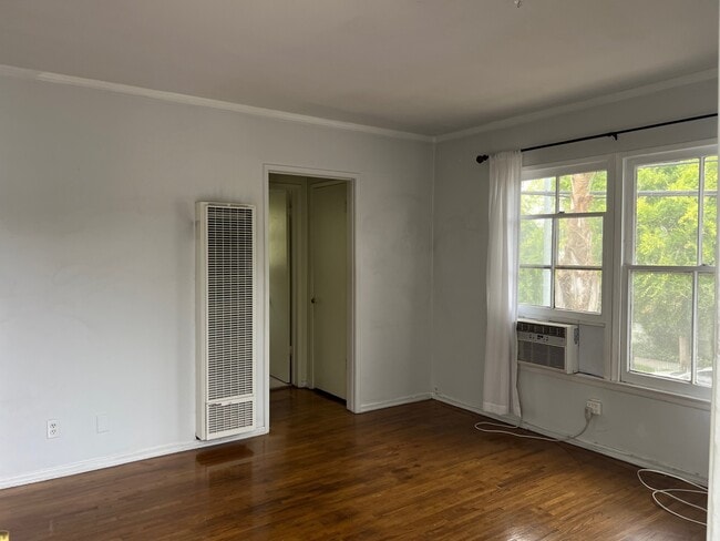 Photo - 883 N Hoover St Apartment Unit 883