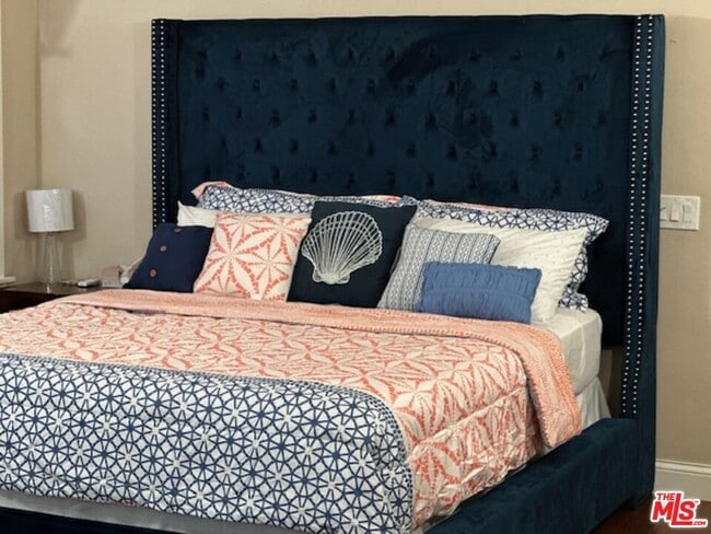 Photo - 1025 Locust Ave Unit 6