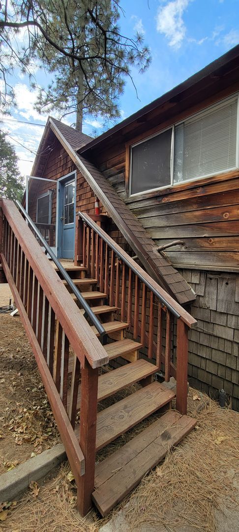 Photo - $1500 Cute 1 bedroom 1 bath unit above garage on quiet street