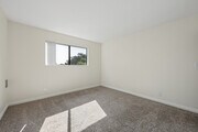 1BR, 1BA - 625SF - Bedroom - Chateau Emelita Apartments
