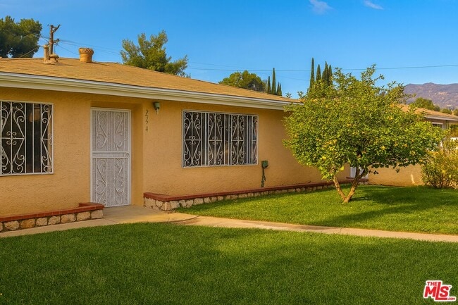 Photo - 15131 Polk St