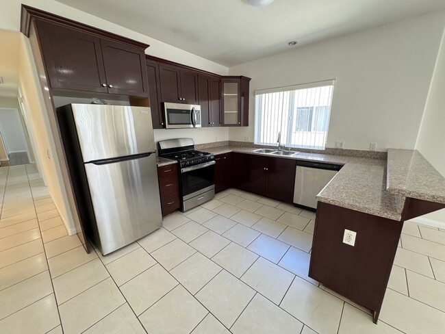 Photo - 6714 Balboa Blvd Unit 1