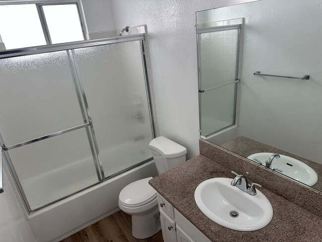 Photo - 1718 S Barrington Ave Unit 7