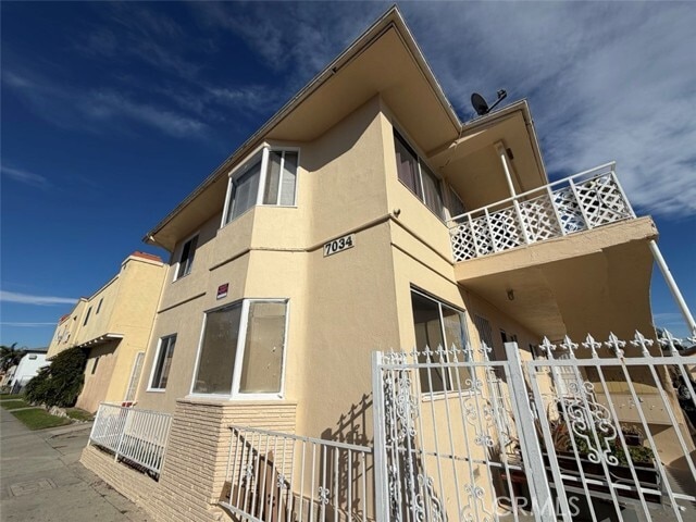 Building Photo - 7034 Mountain View Ave Unit A