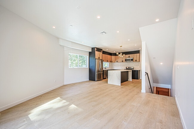 Photo - 13256 Kling St