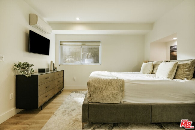 Photo - 2817 3rd St Unit 4