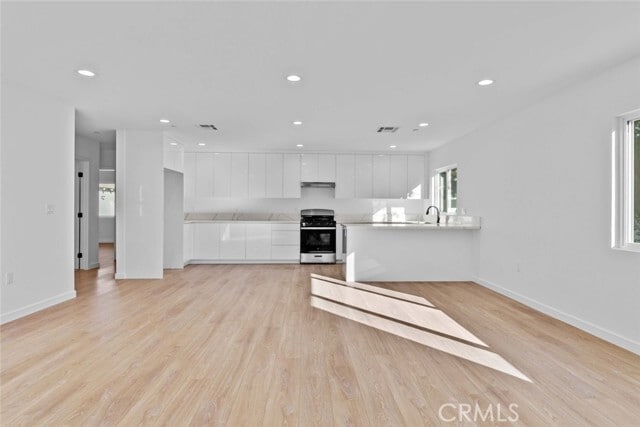 Photo - 6842 Cedros Ave