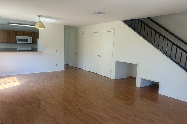 Photo - 8515 Saturn St
