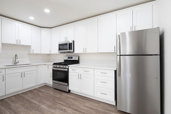 Photo - Four Winds Apartments