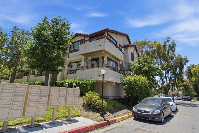 Building Photo - 18187 W Sundowner Way Unit 825