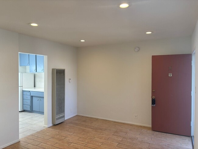 Photo - 220 W Spazier Ave Unit 220 #H