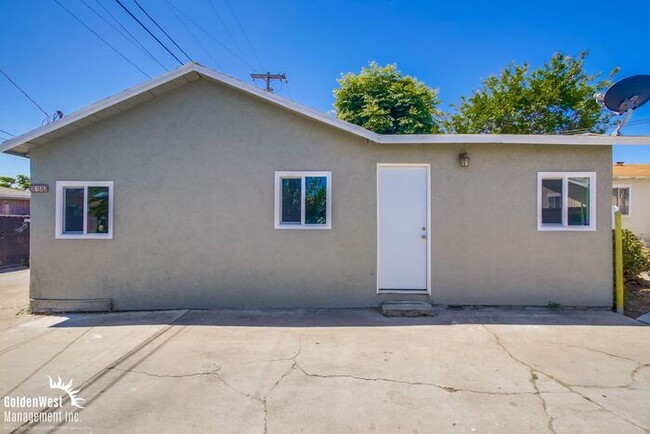 Newly Remodeled 4Bdm 2Ba Home Located in t... - Newly Remodeled 4Bdm 2Ba Home Located in t...