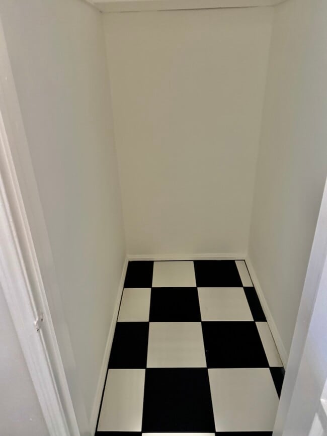 Photo - 11152-11154 Morrison St