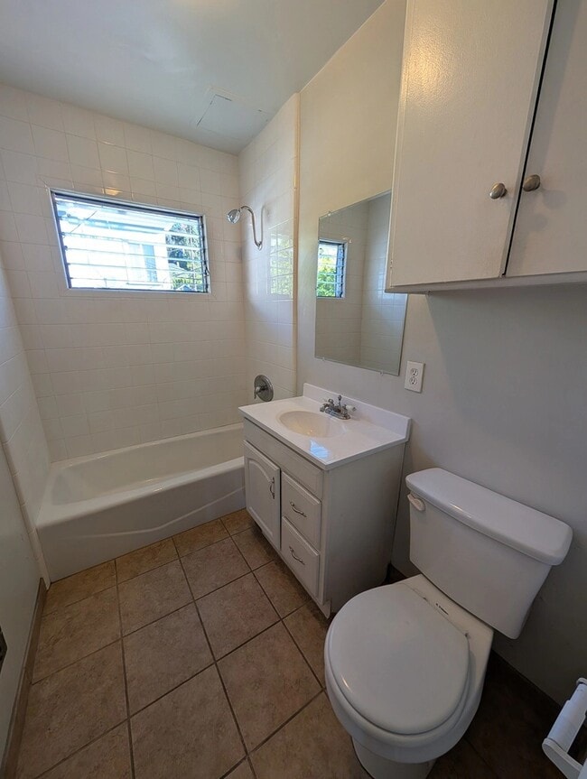 Photo - 1852 N Wilton Pl Unit 5