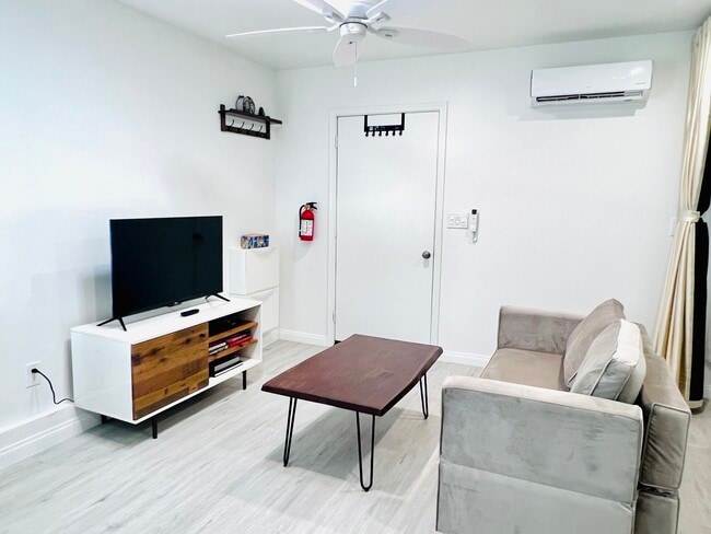 Photo - 328 S Pickering Way