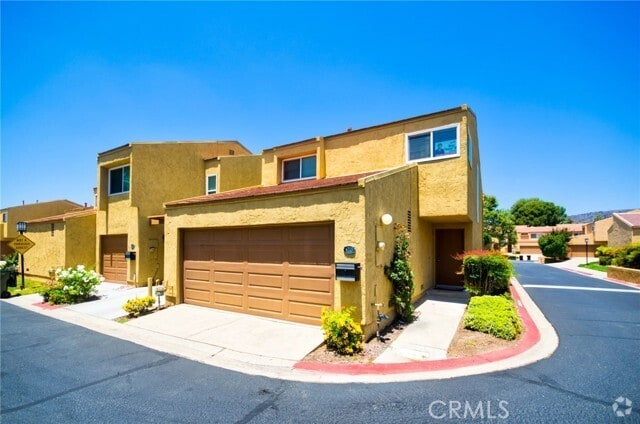 Building Photo - 4725 Cardena Plaza Rental
