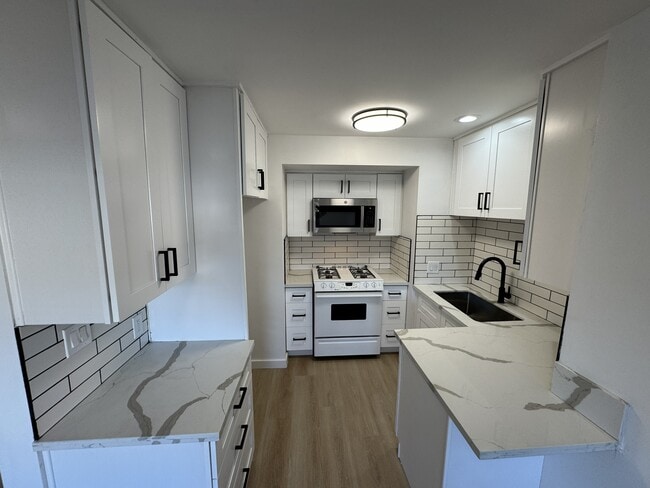 Kitchen - 1045 S Alma St Unit 2